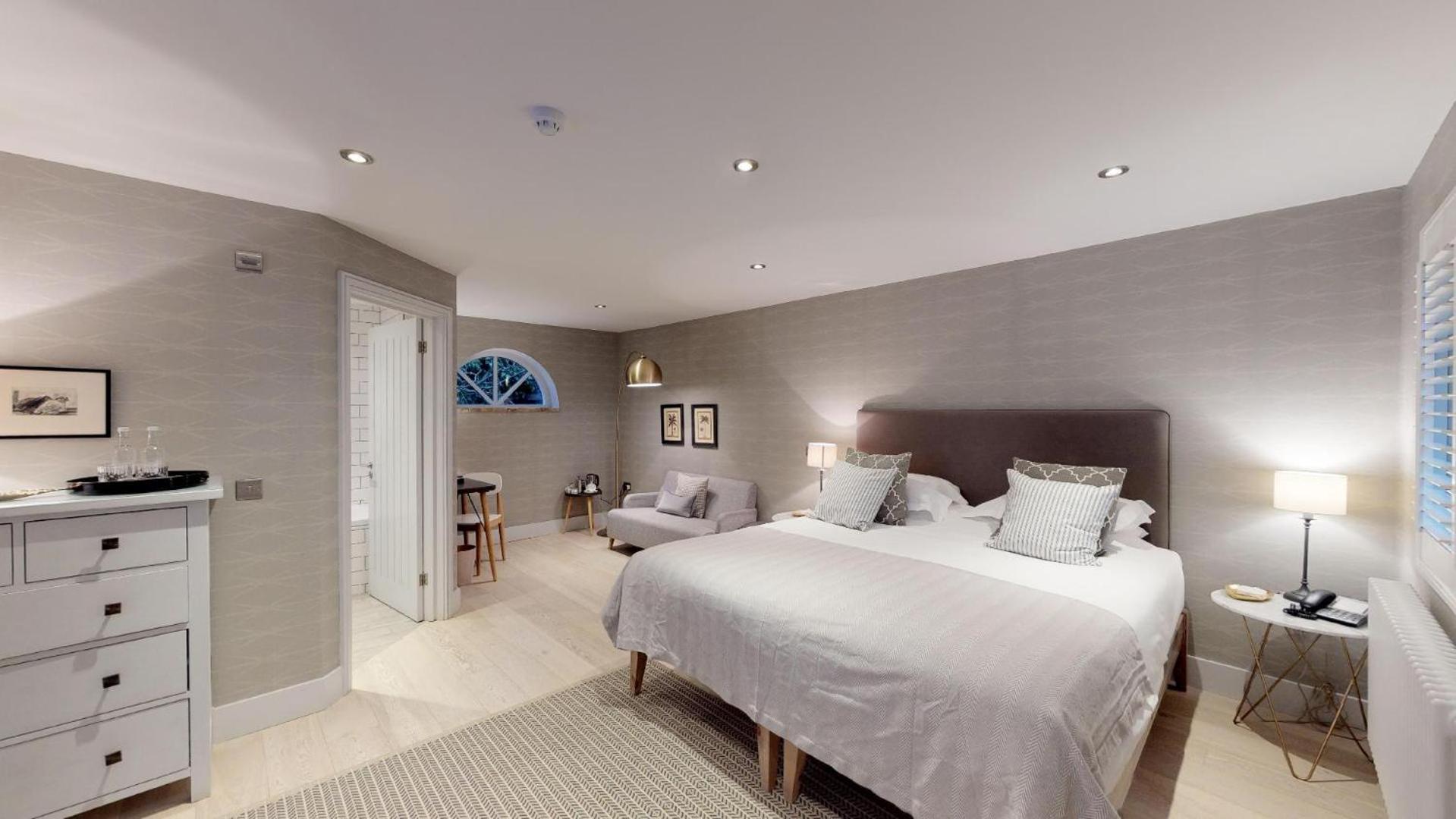Manor 4*
