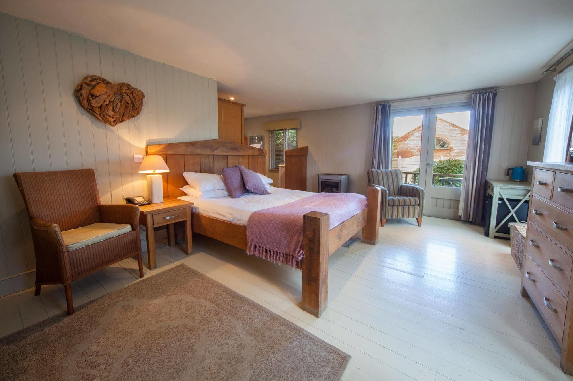 Отель Manor 4*